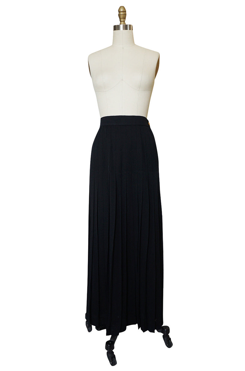 1980s Chanel Silk Crepe Pleated Full Length Maxi Skirt – Shrimpton