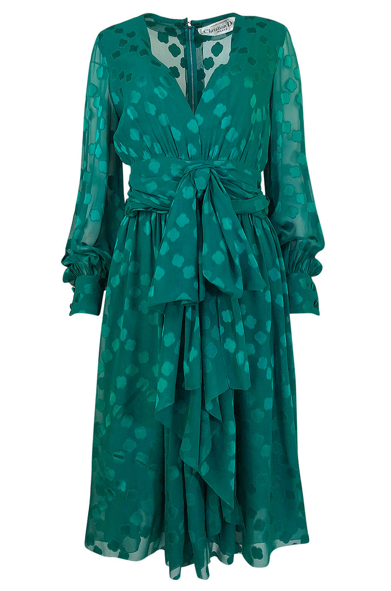A/W 1973 Christian Dior Haute Couture Stunning Green Silk Chiffon Dres Shrimpton Couture A/W 1973 Christian Dior Haute Couture Stunning Green Silk Chiffon Dres Shrimpton Couture