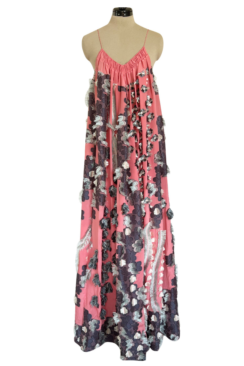 Recent Chloe Dusty Pink Easy to Wear Fringe Feather Applique Caftan Ha Shrimpton Couture Recent Chloe Dusty Pink Easy to Wear Fringe Feather Applique Caftan Ha Shrimpton Couture