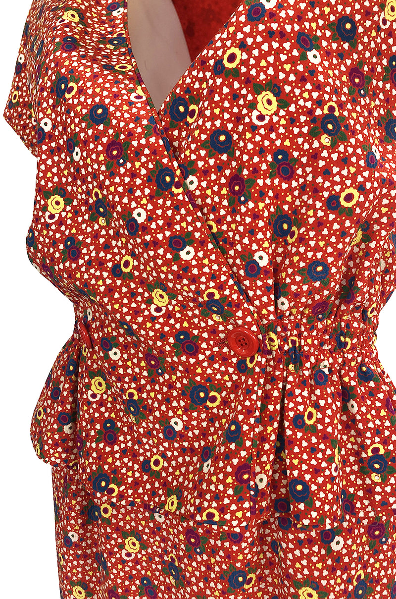 Gorgeous 1970s Valentino Floral Printed Red Silk Jacket and Skirt Suit Set