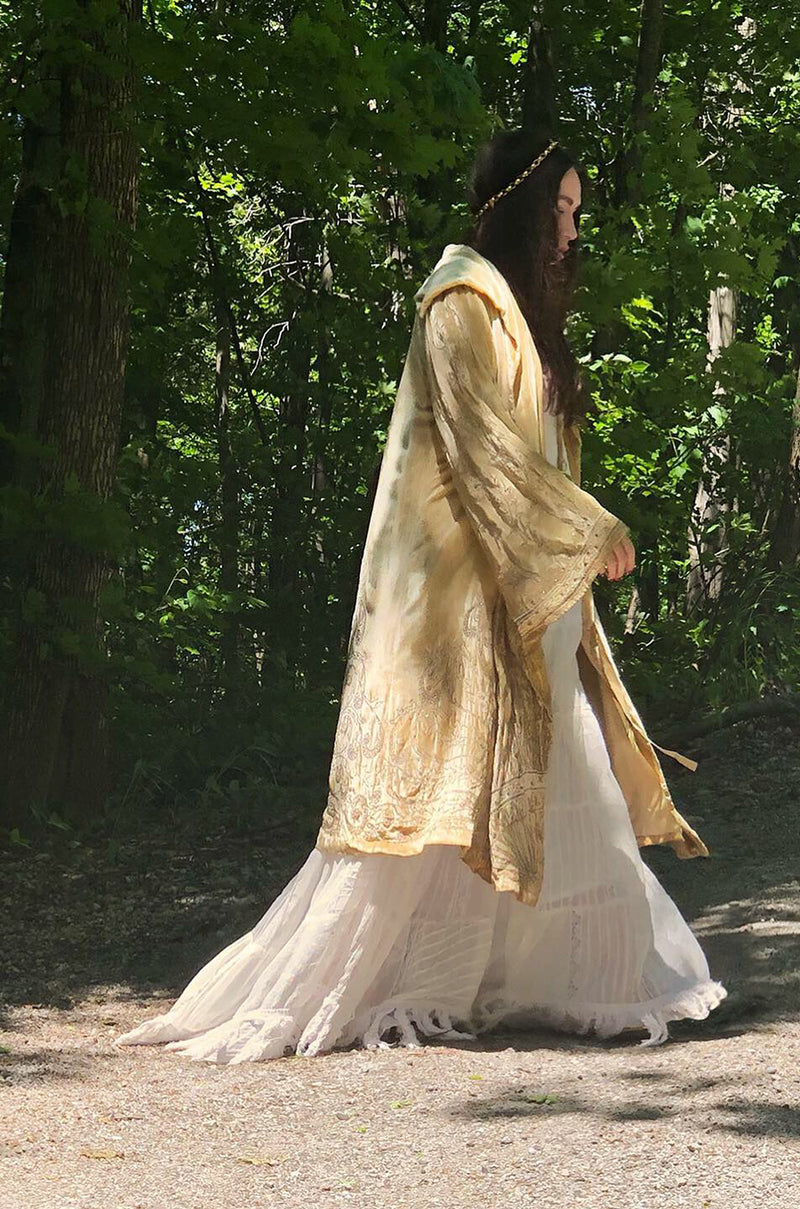 Exceptional 1920s Gold Silk Velvet Beaded Art Deco Wide Sleeve Coat