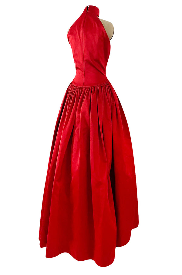 Stunning Halston Fall 2001 Red Silk Satin Dress w Unusual Attached Collar Detail
