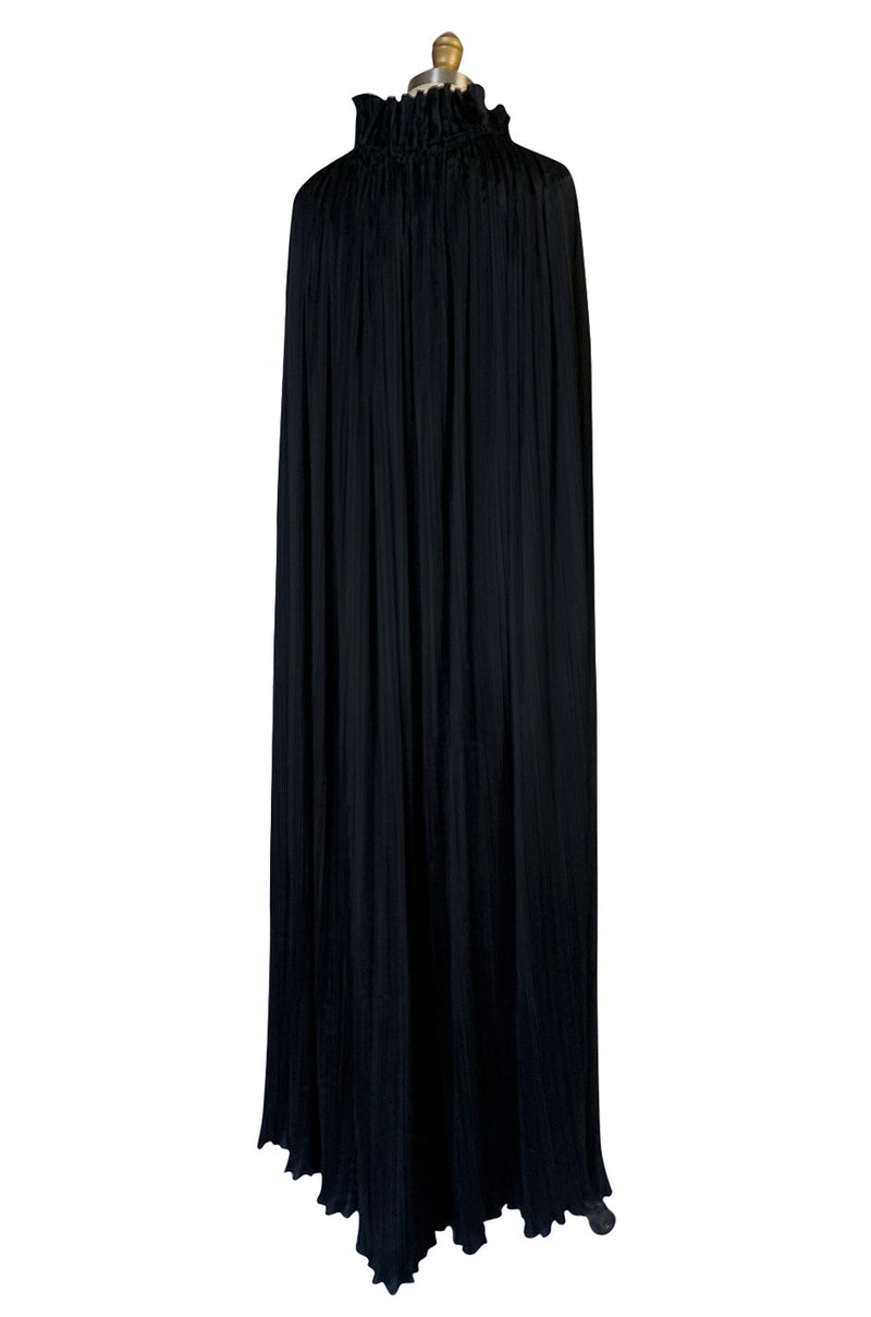 1970s Giorgio Sant'Angelo Flowing Pleated Black Cape