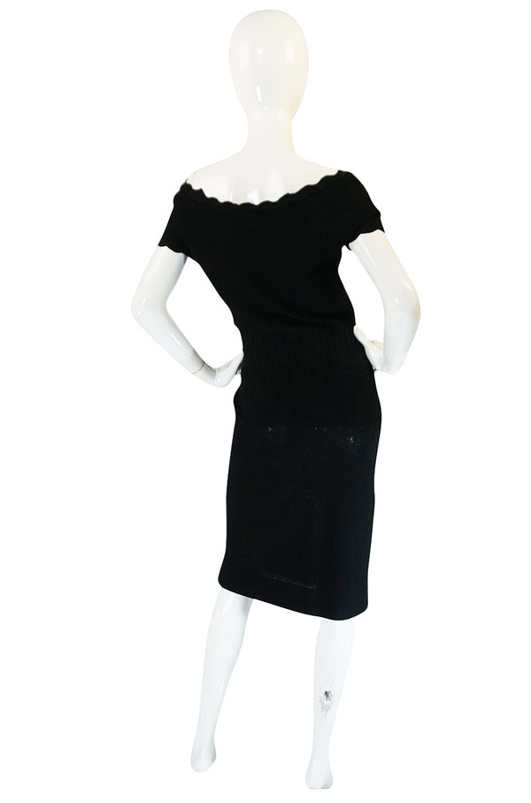 2008A Chanel Beautiful Off Shoulder Black Knit Dress