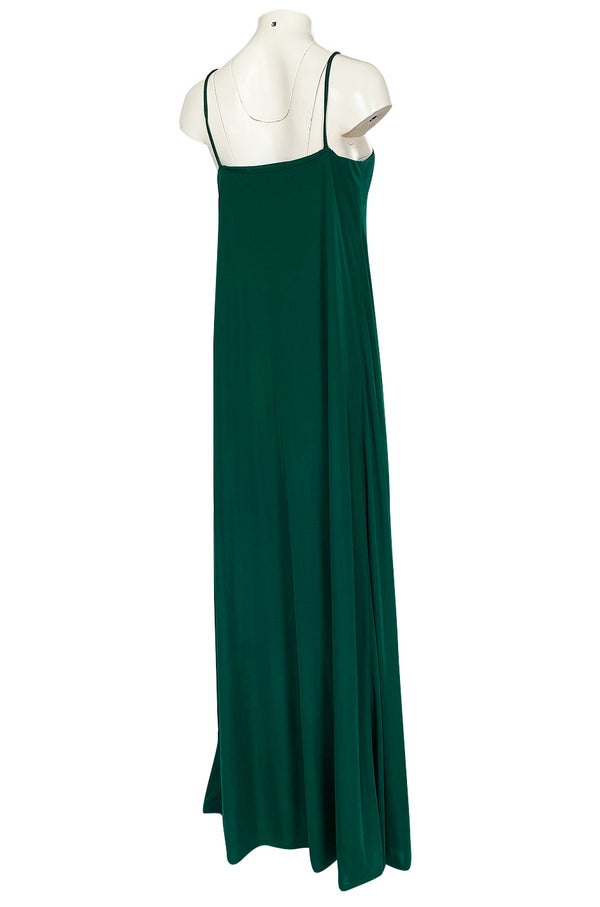1970s Unlabeled Deep Emerald Green Jersey Halter Neck Dress
