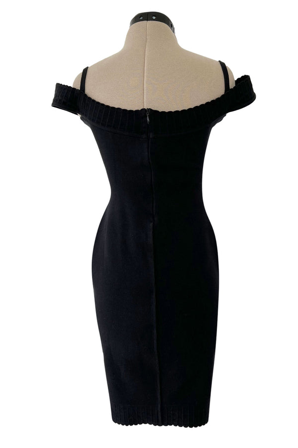 Documented Spring 1992 Azzedine Alaia Black Bodyt Hugging Knit Off Shoulder