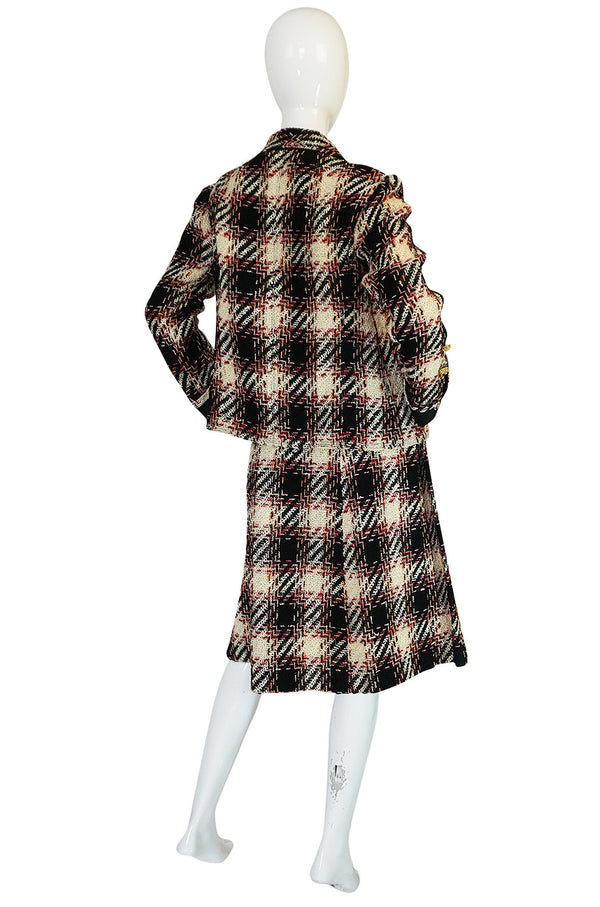 1960s Unlabelled Chanel Haute Couture Boucle Suit