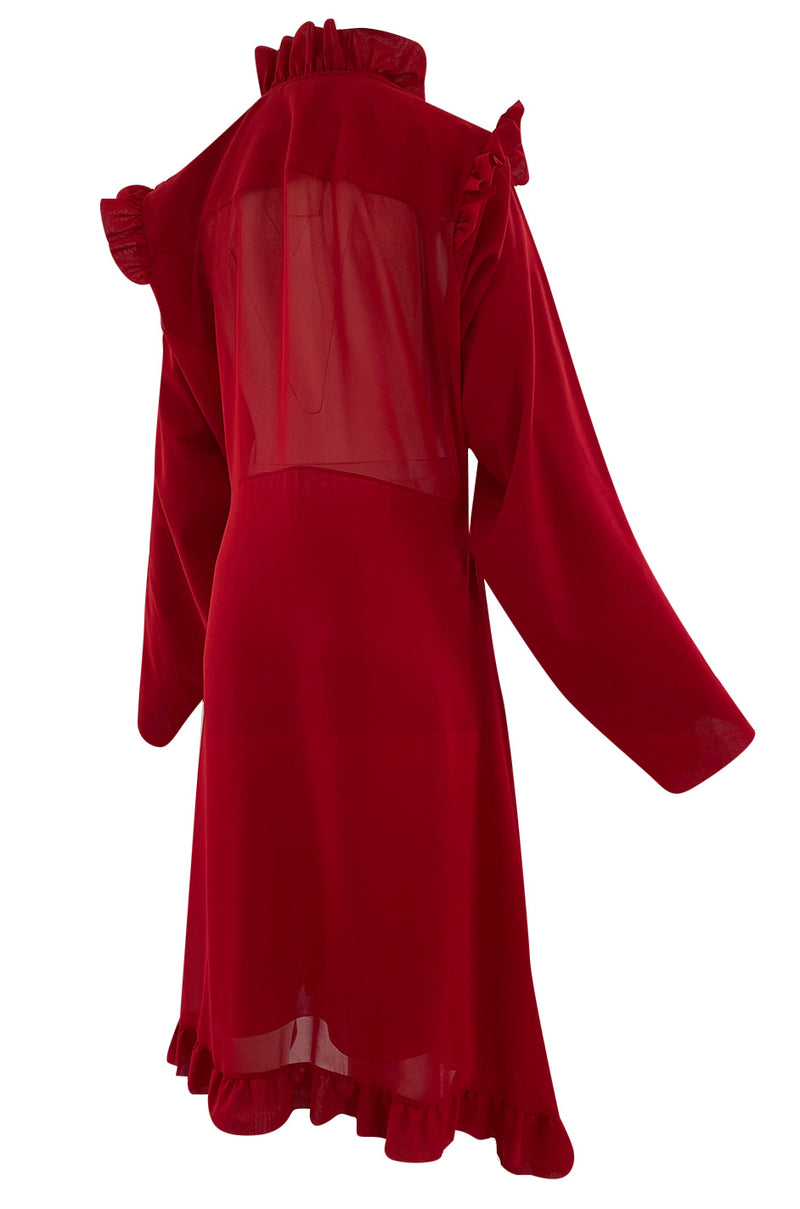 Archival Spring 2016 Vetements Runway Over-Sized Red Dress Unworn w Ta Shrimpton Couture Archival Spring 2016 Vetements Runway Over-Sized Red Dress Unworn w Ta Shrimpton Couture