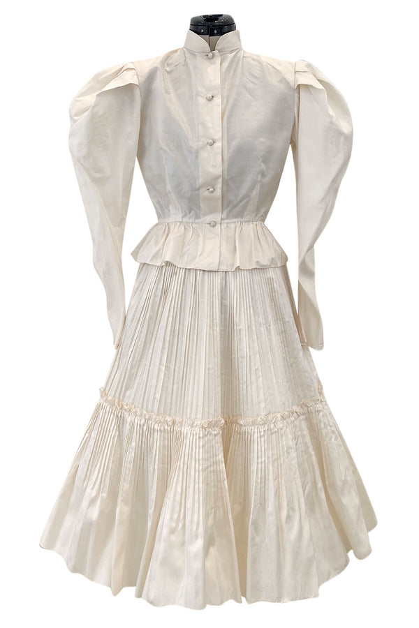 Gorgoeus Early 1980s Vicky Tiel Ivory Silk Pouf Shoulder Button Top & Pleated Skirt Set