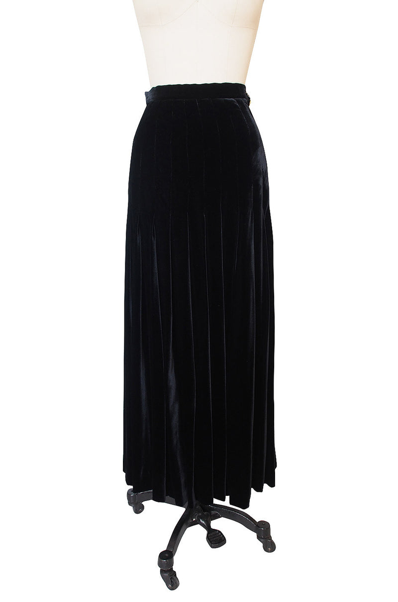 1980s Black Chanel Pleat Velvet Skirt