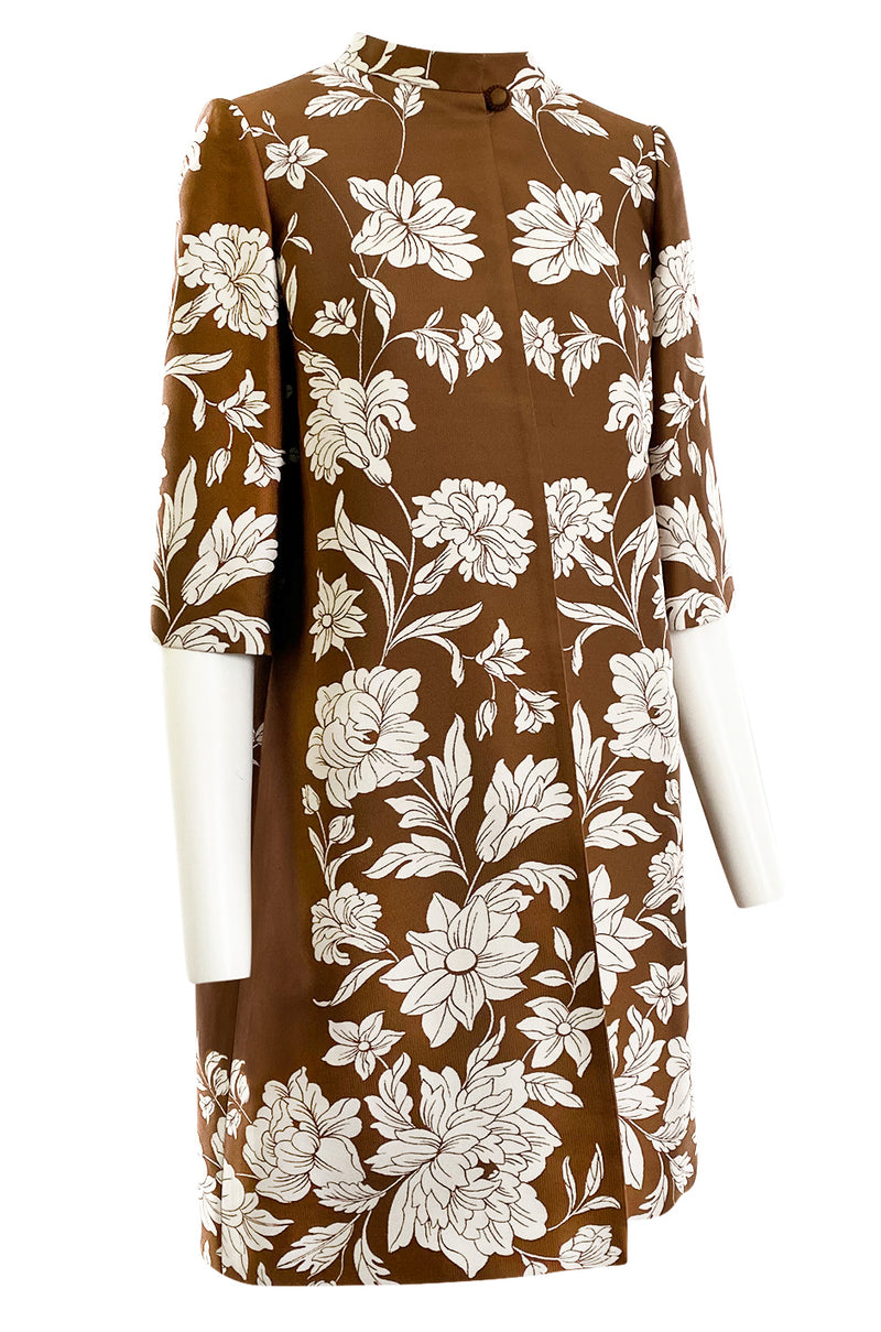 Fall 2000 Valentino Custom Made Haute Couture White Floral Silk Brocade Evening Coat