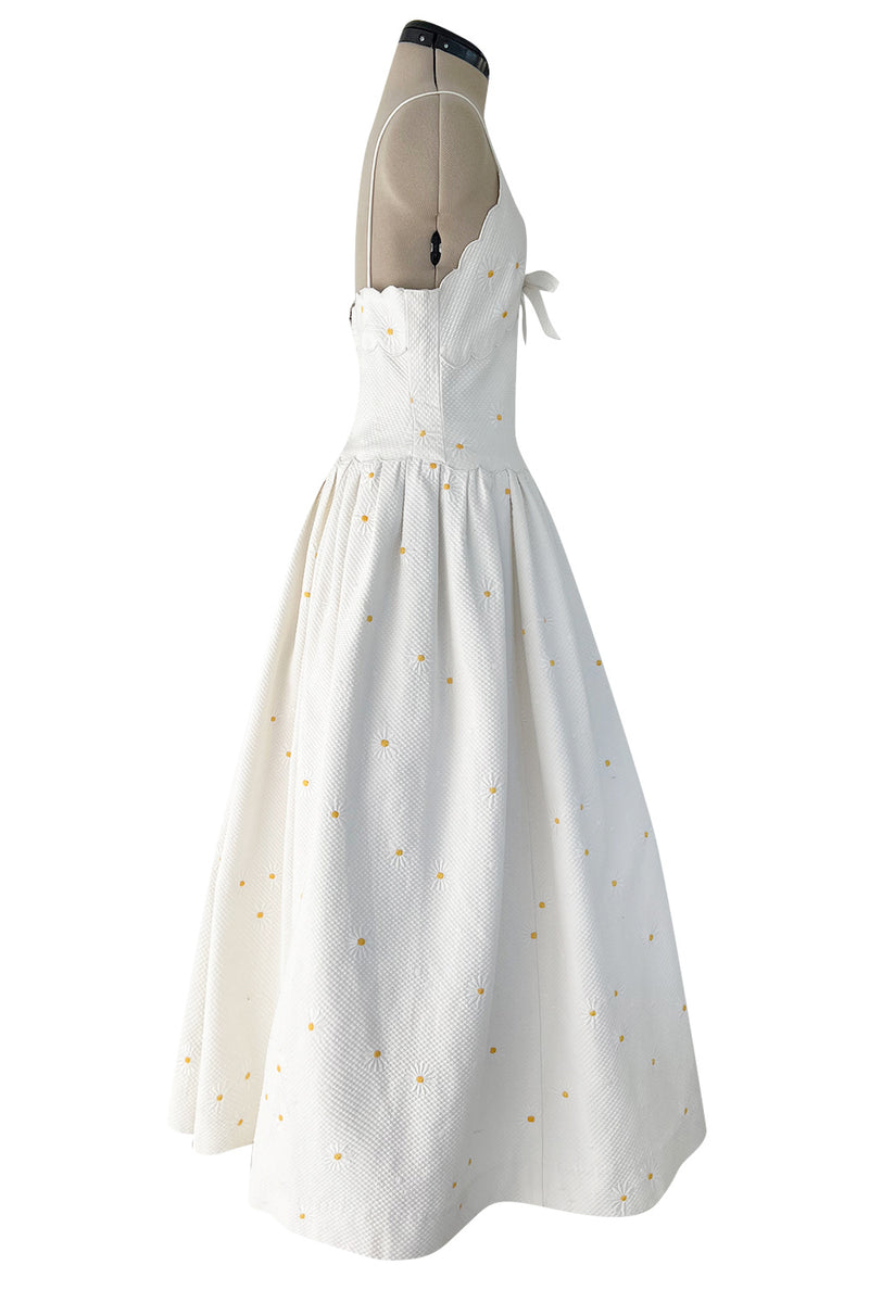 Prettiest 1960s Nina Ricci White Cotton Waffle Weave Pique Dress w Embroidered Daisies