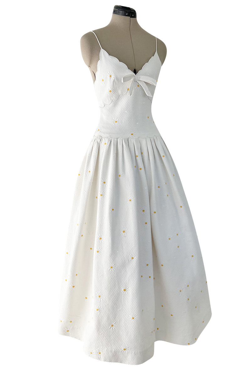 Prettiest 1960s Nina Ricci White Cotton Waffle Weave Pique Dress w Embroidered Daisies