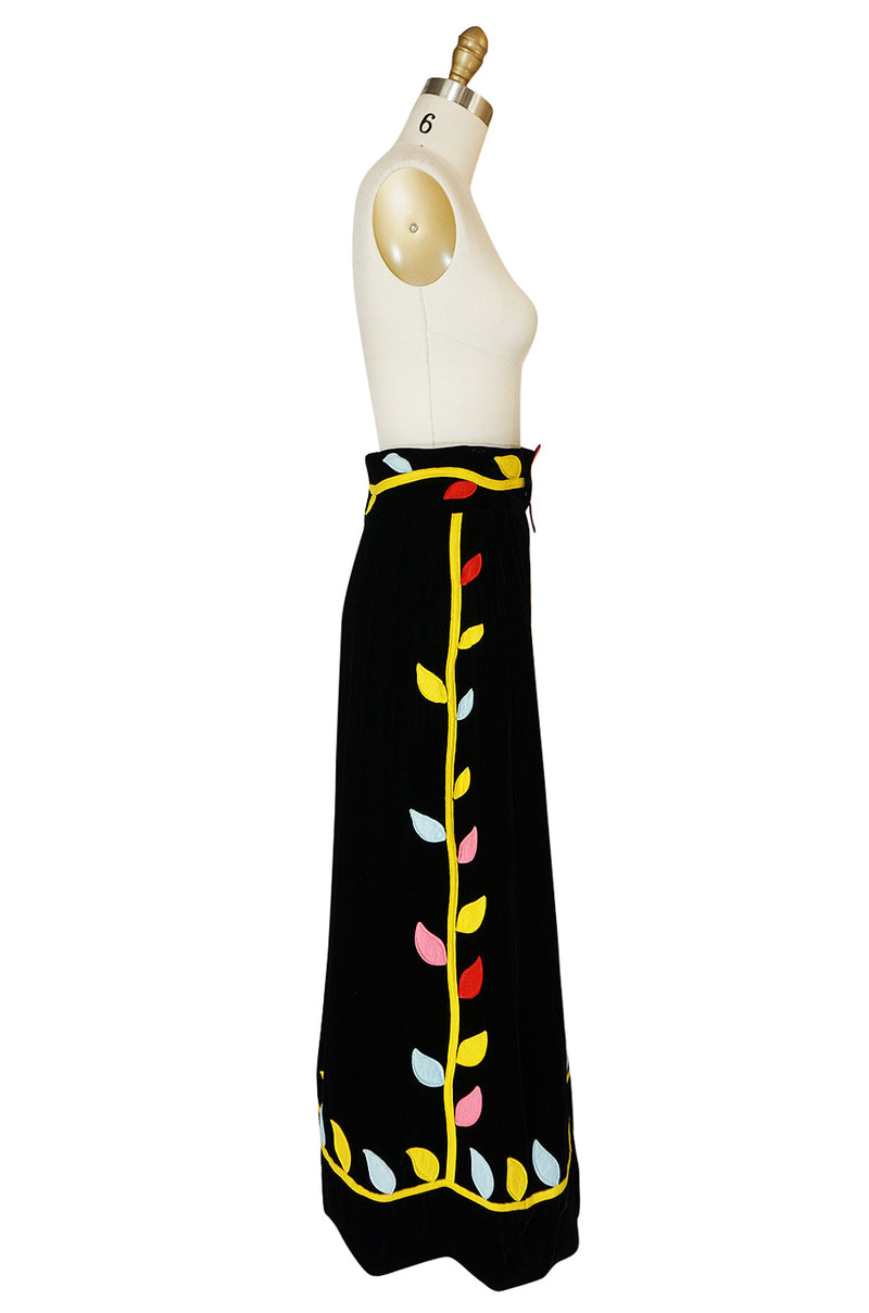 1970s Malcolm Starr Bright Flower Felt Applique on Velvet Skirt