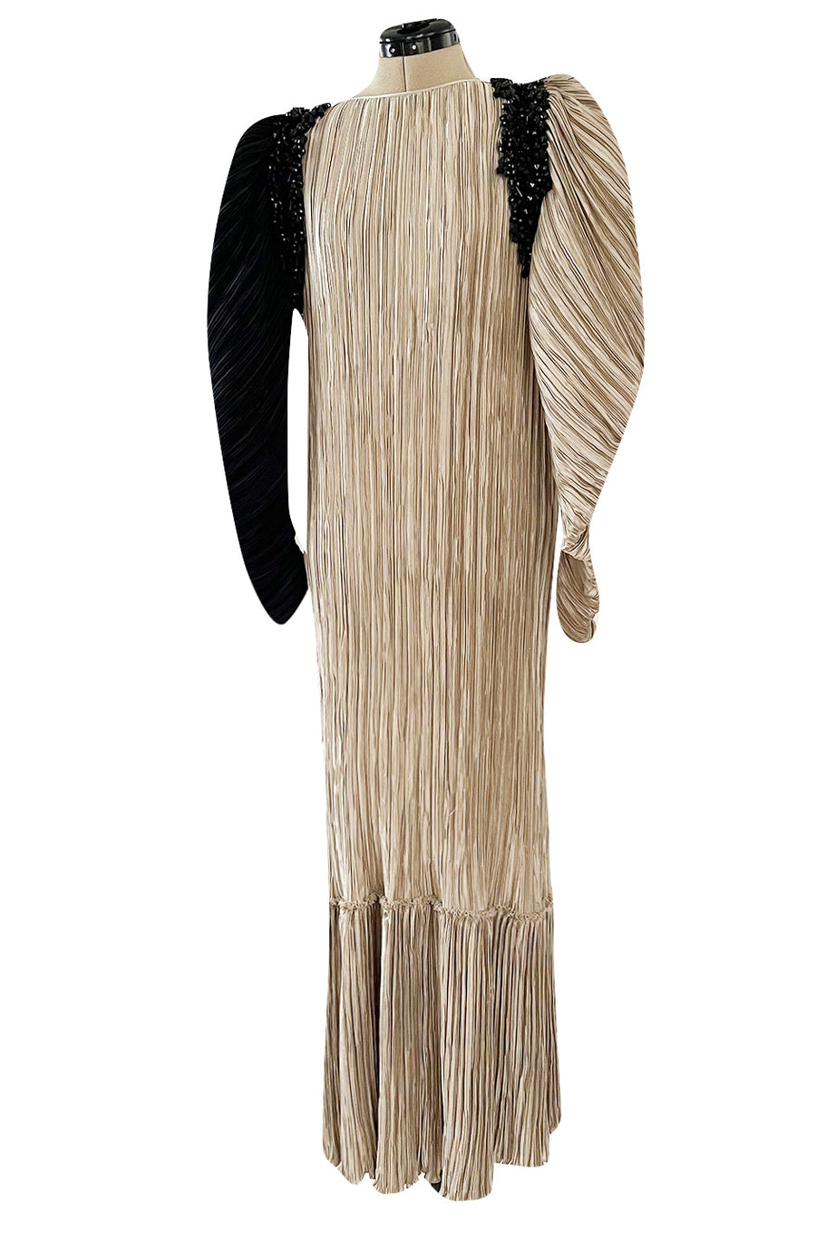 mary mcfadden pleated dress Fall 1980 Two Colour Sleeve w Bead Detail – Shrimpton Couture Christa Plain Cape Dress Material Fabric_100% Viscose Vintage condition Size:X-small