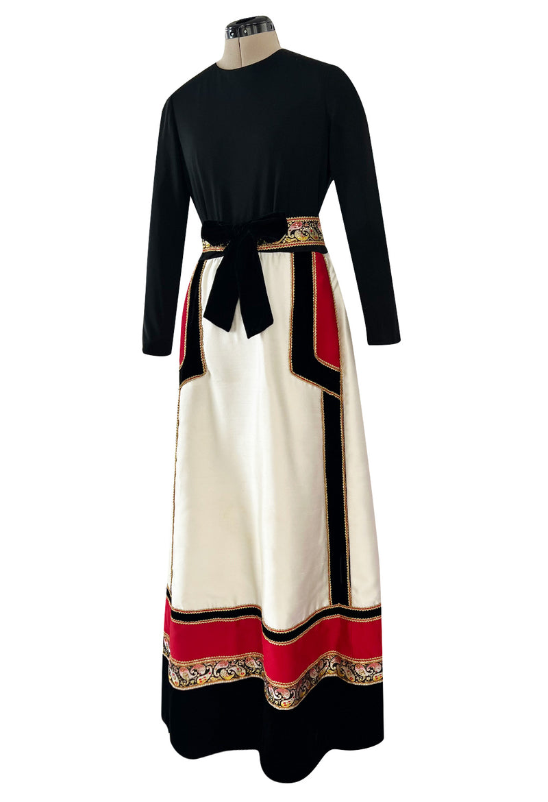 Folkart Feeling 1970s Kent Originals Rick Rack & gold Metallic Detail Applique Dress