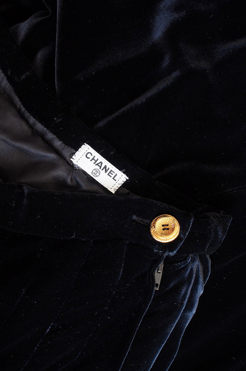 1980s Black Chanel Pleat Velvet Skirt