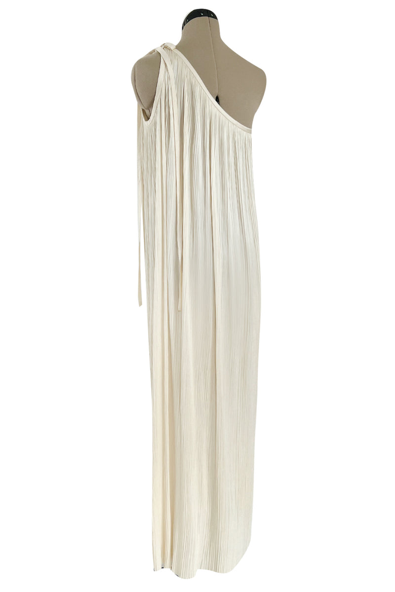 Fabulous 1970s Halston Ivory Pleated One Shoulder Lose & Easy to Wear Dress