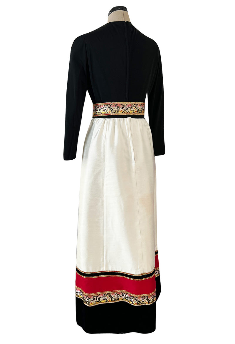 Folkart Feeling 1970s Kent Originals Rick Rack & gold Metallic Detail Applique Dress