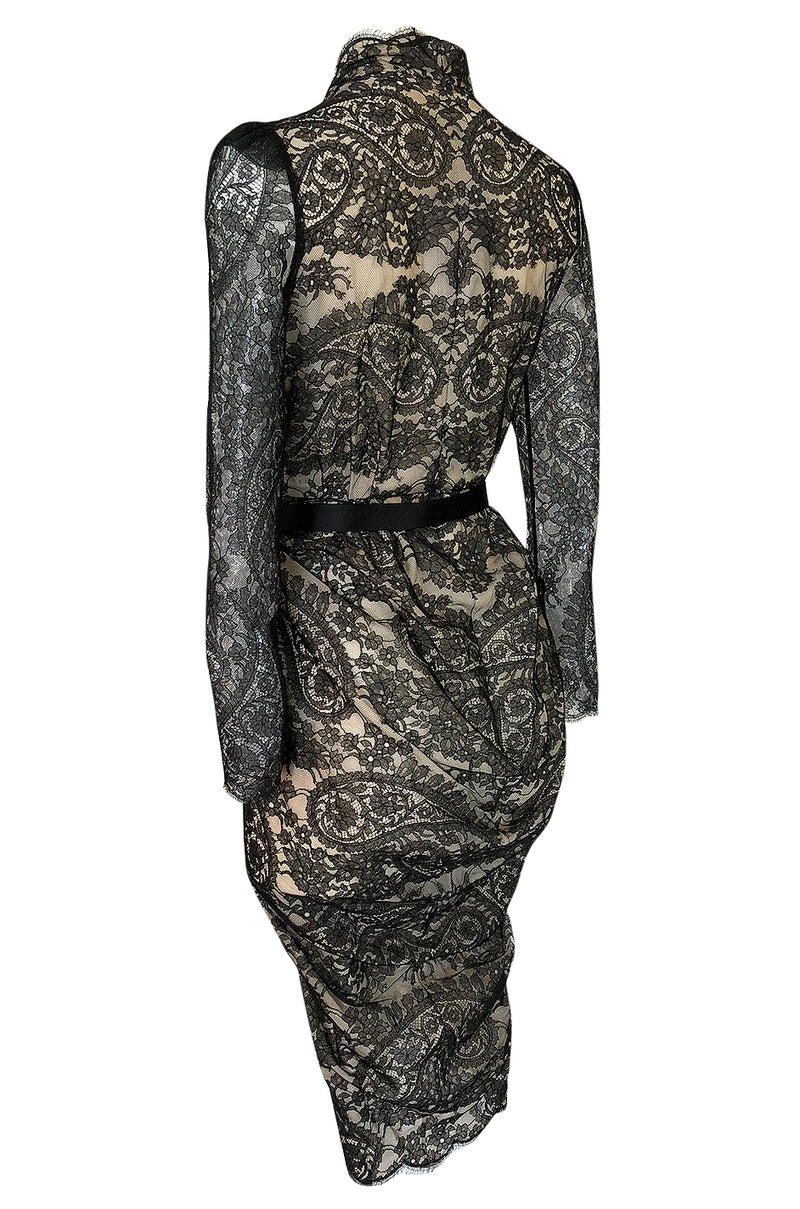 Fall 2010 Alexander McQueen Black Scalloped Lace Wrap Dress