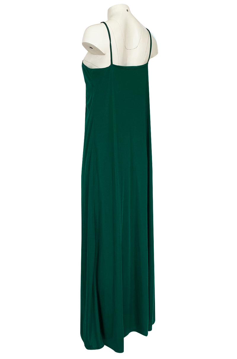 1970s Unlabeled Deep Emerald Green Jersey Halter Neck Dress