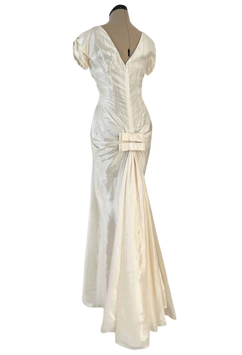 Incredible Spring 2006 Christian Dior by John Galliano Textured Ivory Silk Hourglass Dress