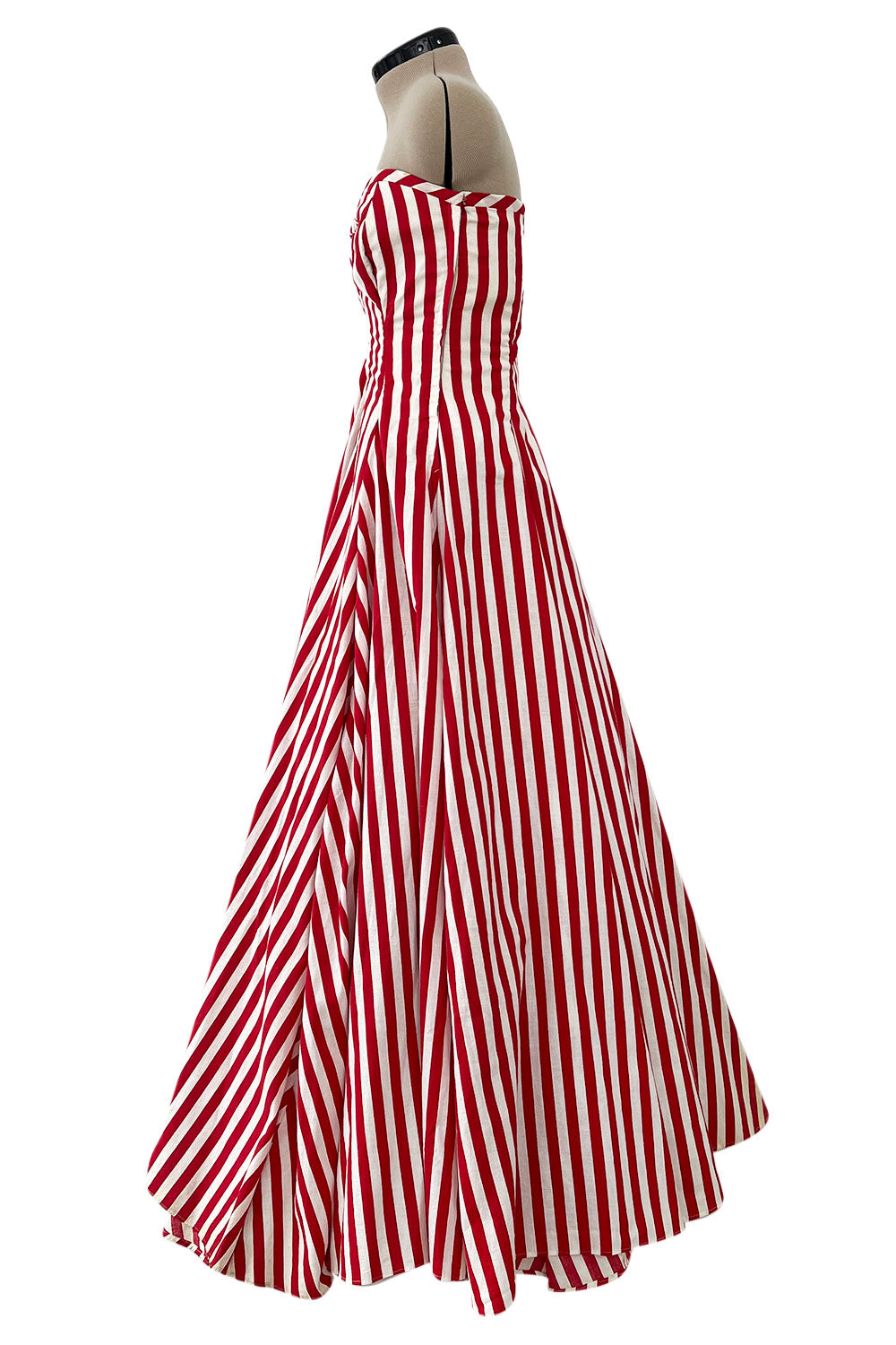 red and white stripe dress Spectacular 1930s Unlabeled & Striped Cotton Strapless Sweetheart length sleeves Red White Vertical Stripe Red