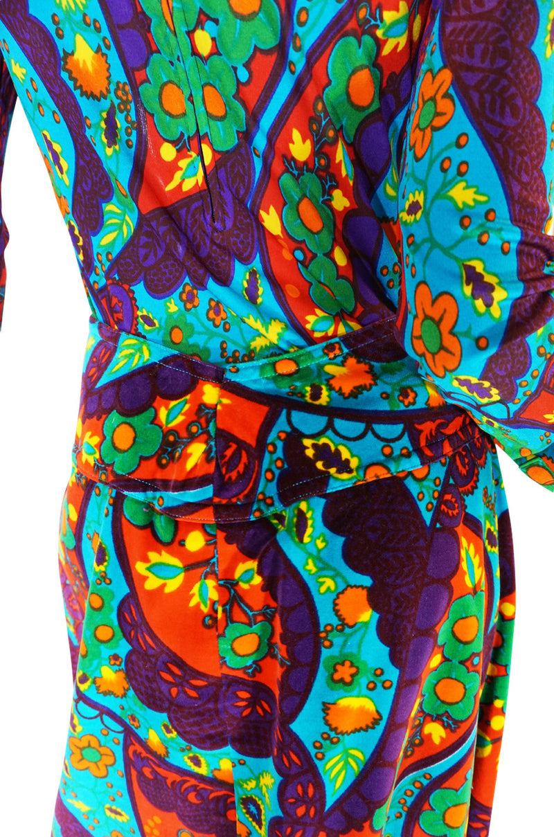 1970s Brilliant Print Velvet Skirt & Silk Turtleneck Set
