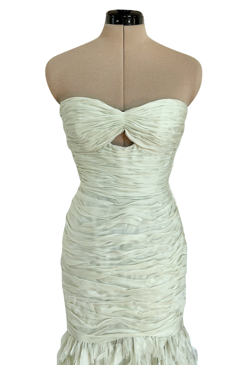 Prettiest Spring 2004 Oscar de la Renta Pale Green Strapless Chiffon 'Feather' Petal Skirt Dress