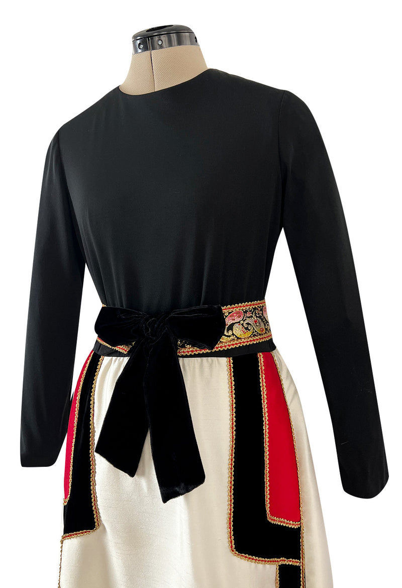 Folkart Feeling 1970s Kent Originals Rick Rack & gold Metallic Detail Applique Dress