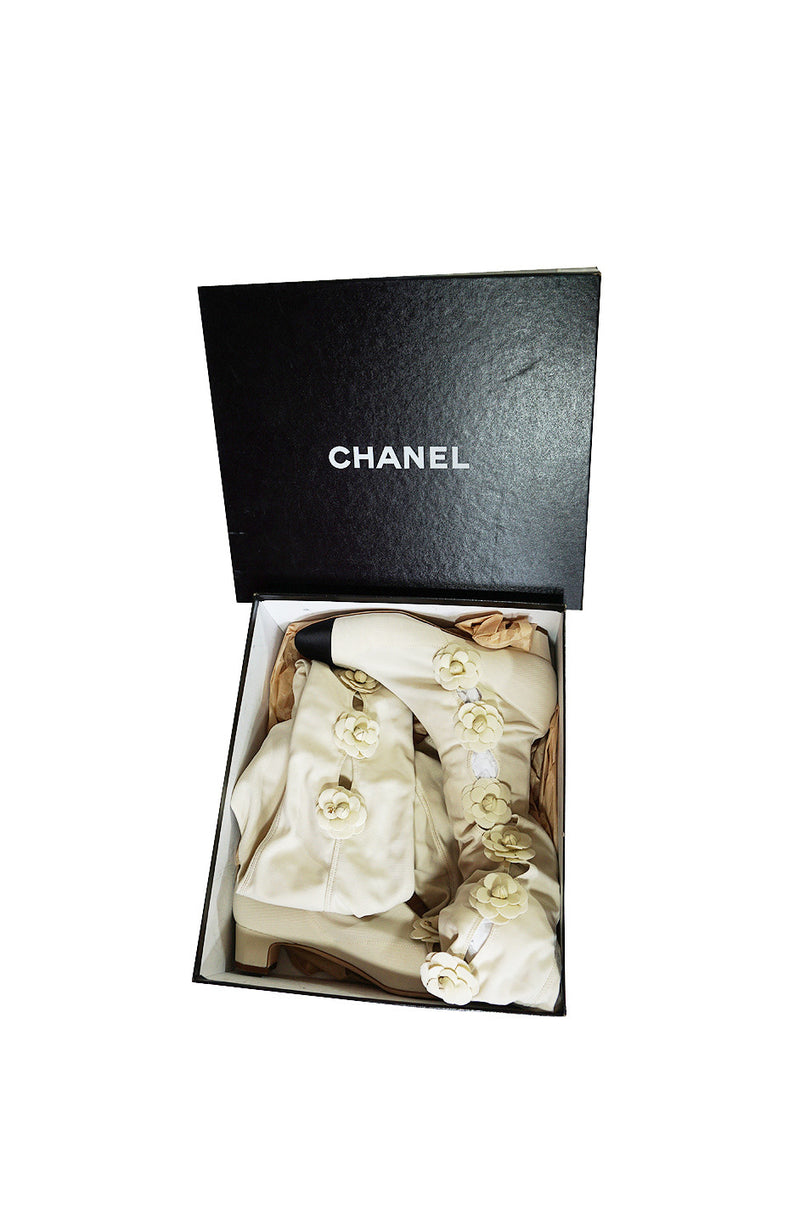 Used Chanel Camellia Punching Chain Shoulder Bag Enamel Cream Color Rare