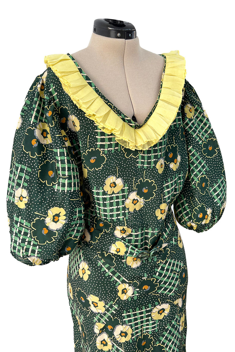 Prettiest 1930s Green Floral Print Bias Cut Silk Crepe w Yellow Collar & Original Belt