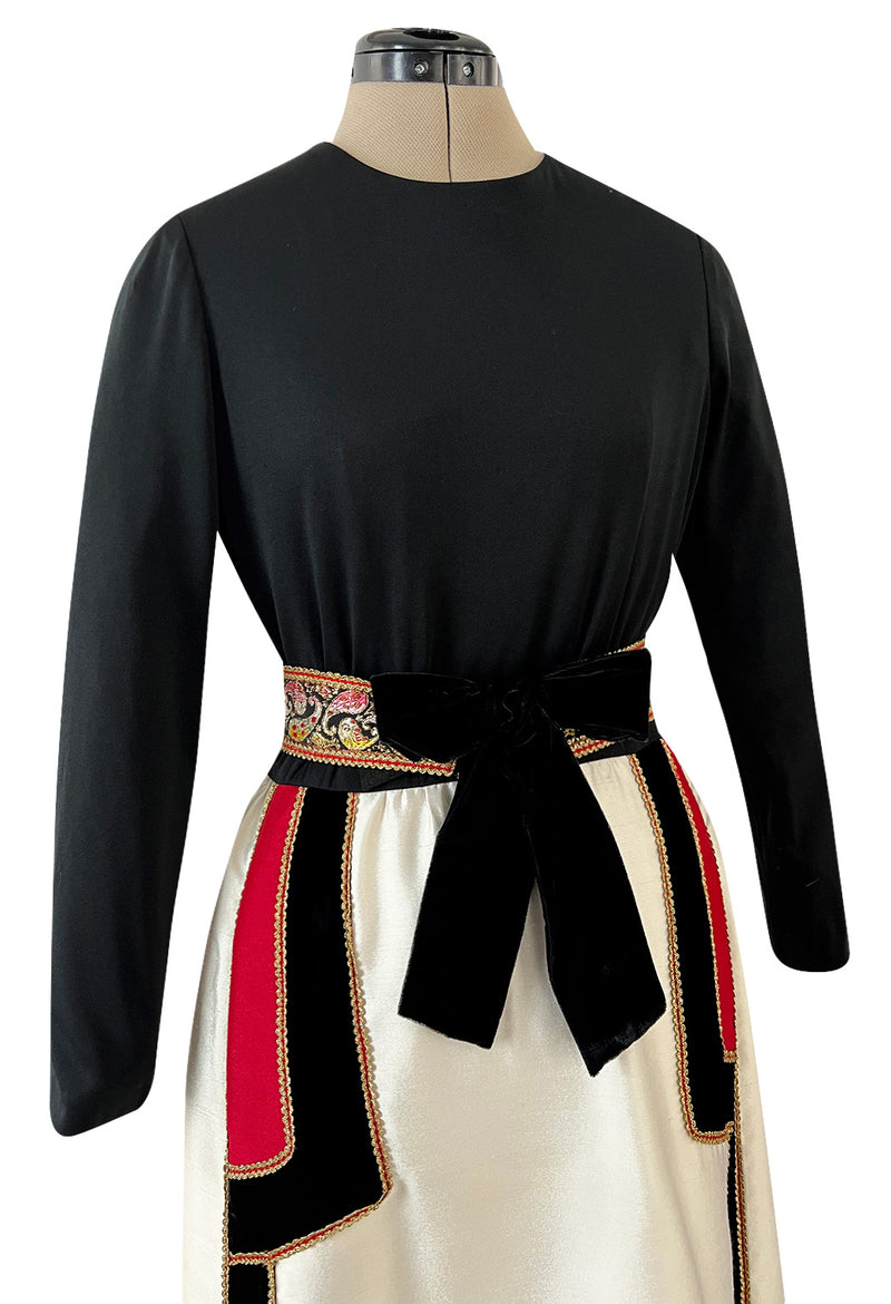 Folkart Feeling 1970s Kent Originals Rick Rack & gold Metallic Detail Applique Dress