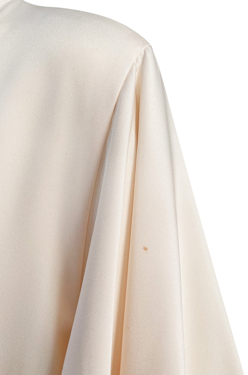 1960s Odette Barsa Loose & Easy Fitting Ivory Silk Caftan w Wide White Feather Cuffs