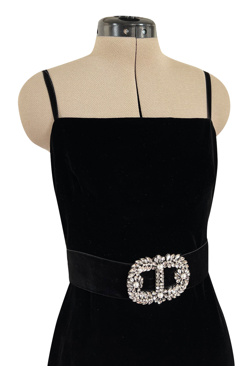 GUCCI★素敵!SLEEVELESS VELVET WITH CRYSTAL BOW DRESS Incredible Pre-Fall 2018 Gucci by Alessandro Michele Crystal