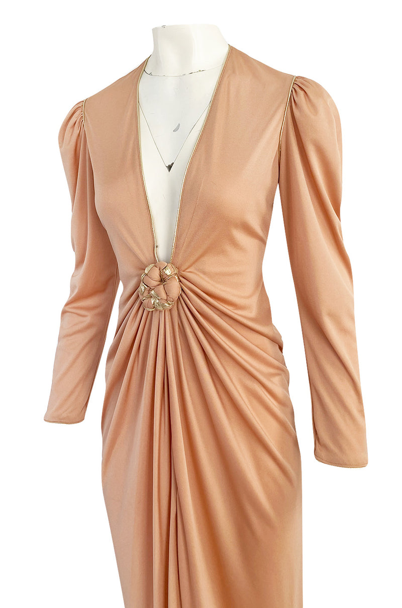 1981 Bill Tice Peach Nylon Jersey Long Sleeve Deep Plunge Dress w Gold Lame Flower & Trim