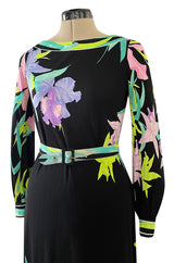 Gorgeous 1970s Leonard Printed Silk Jersey Pretty Floral Print Black Dress w Original Belt