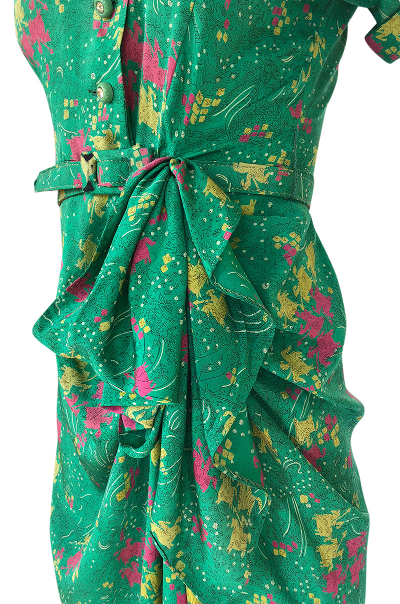 1940s Unlabeled Green Silk Horse & Knight Jousting Print Dress