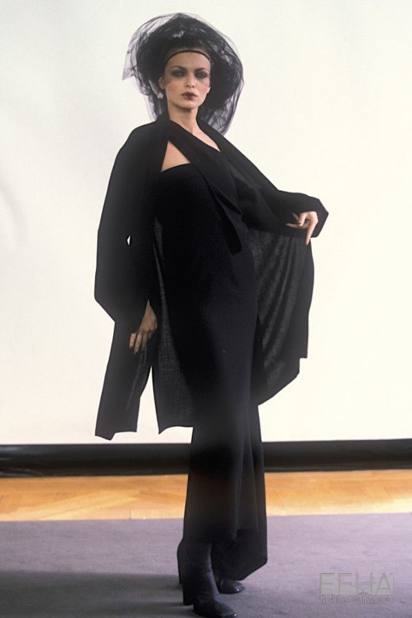 Gorgeous Fall 1998 Chanel by Karl Lagerfeld Runway Black Crepe One Sho –  Shrimpton Couture