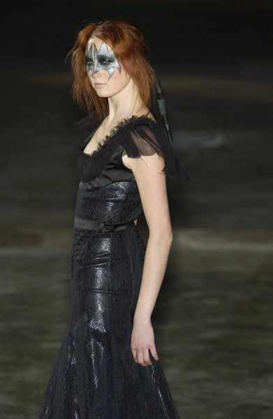 Fall 2002 Alexander McQueen 'Supercalifragilistic-Expialidocious' Runw ...