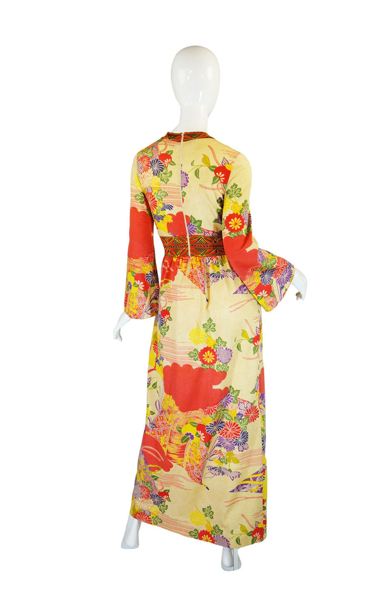 1970s Print Kimono Goldworm Knit Dress