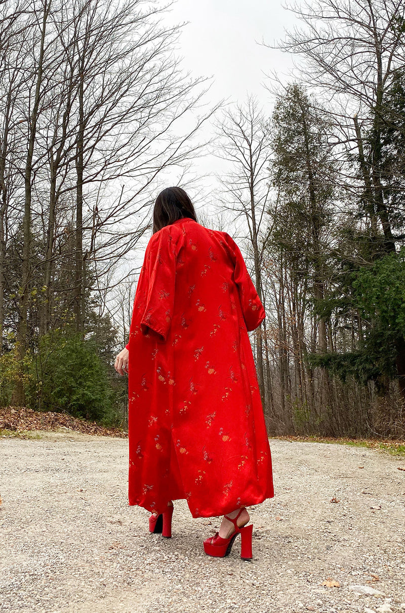 Gorgeous 1950s Red Silk Embroidered Asian Evening Coat w Top Stitched Cuffs & Collar