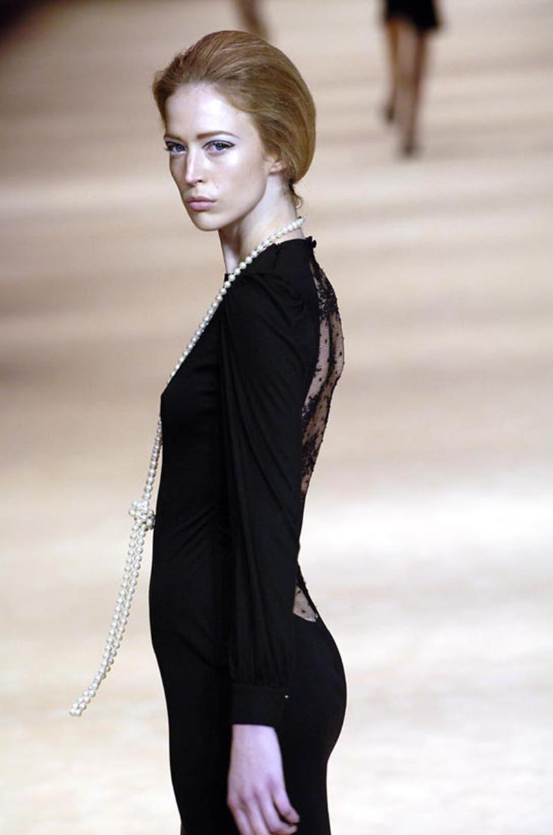 Runway Fall 2005 Alexander McQueen 'The Man Who Knew Too Much' Full Lace Back Dress